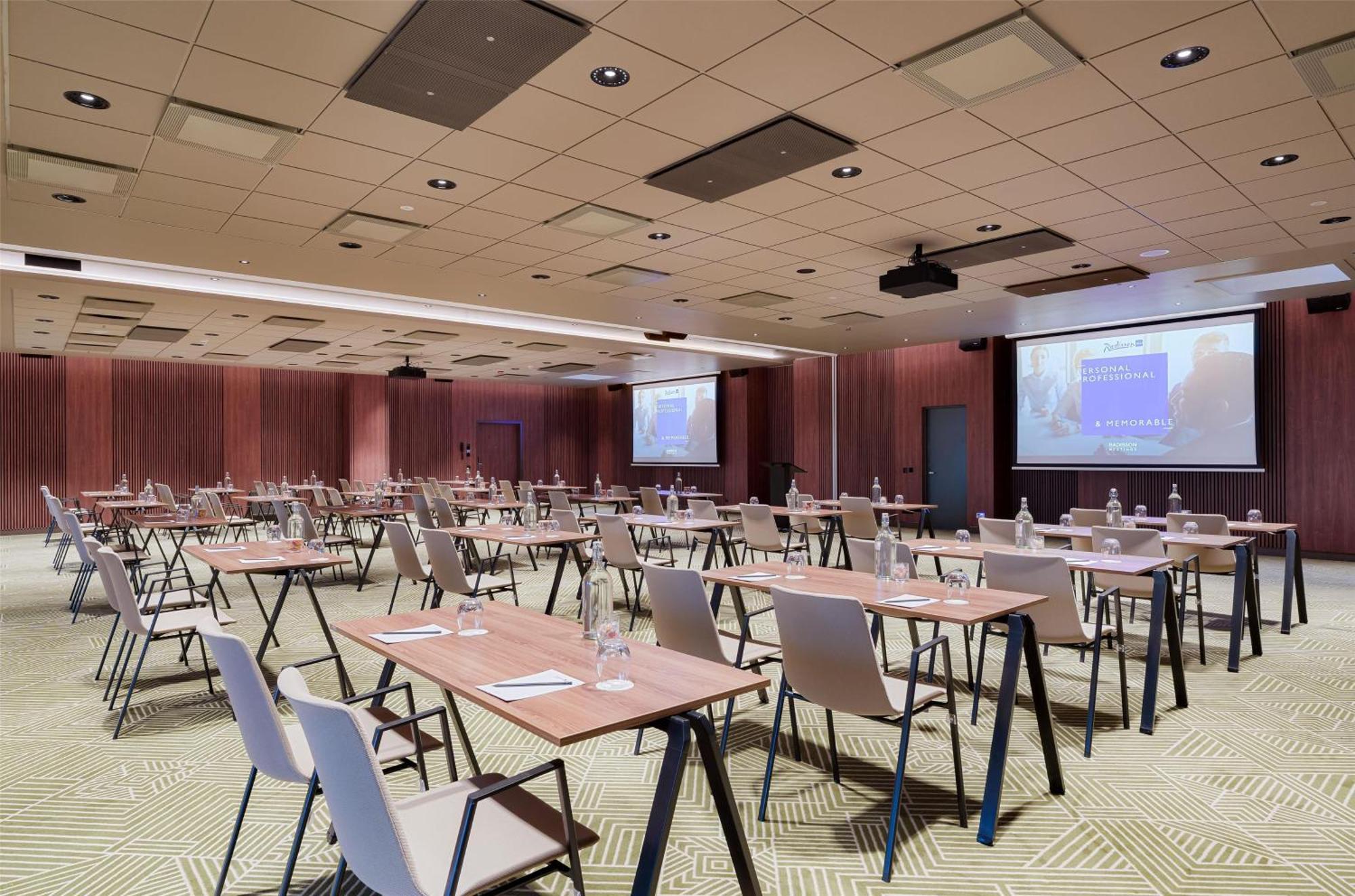 Radisson Blu Hotel Lietuva Vilnius Esterno foto